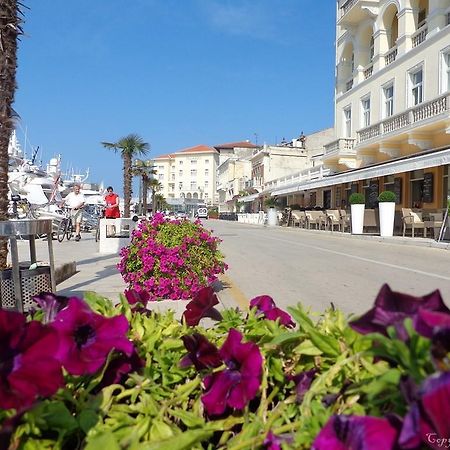 Apartments Mladenka Porec Ngoại thất bức ảnh